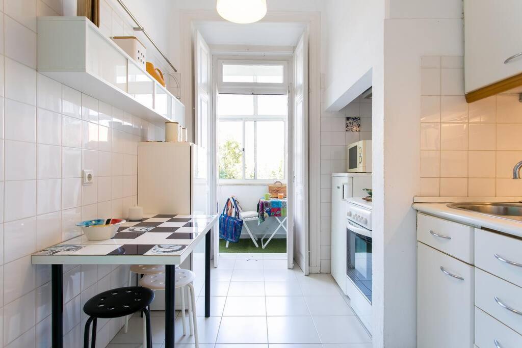 Principe Real Orange Tree W/ View 3 Bedrooms Flat! Lisbon Bagian luar foto